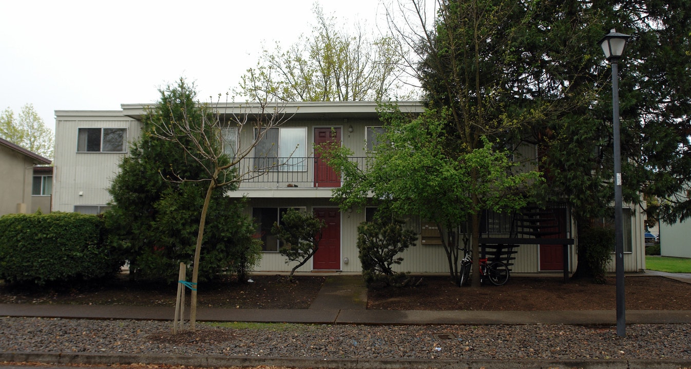 1668 Pearl St in Eugene, OR - Building Photo