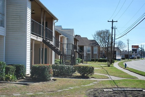 Crofton Place Apartments in Houston, TX - Building Photo