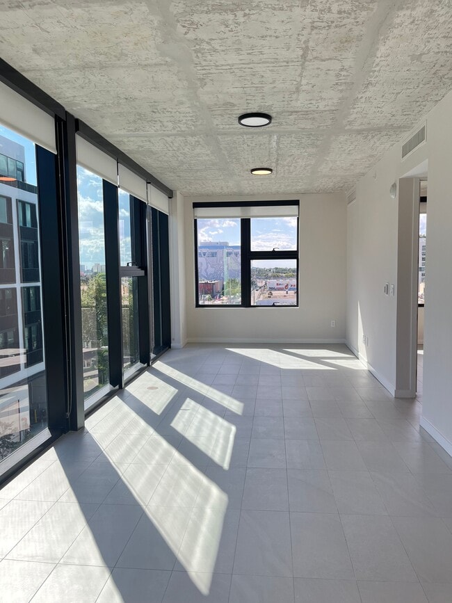 112 NW 31st St, Unit A2 in Miami, FL - Building Photo - Building Photo