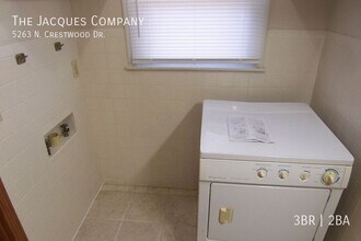 5263 N Crestwood Dr in Springfield, MO - Building Photo - Building Photo