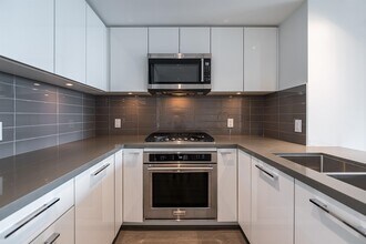 3093 Windsor Gate in Coquitlam, BC - Building Photo - Building Photo