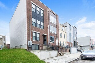 2218 N Franklin St in Philadelphia, PA - Building Photo - Building Photo