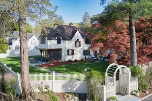 4 Glenwolde Park in Tarrytown, NY - Building Photo