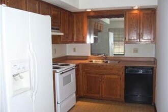 1019 N Kiger Rd in Independence, MO - Building Photo - Building Photo
