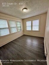 815 Court St in St. Joseph, MI - Building Photo - Building Photo