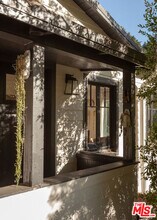 2108 Tavern Trail in Los Angeles, CA - Foto de edificio - Building Photo