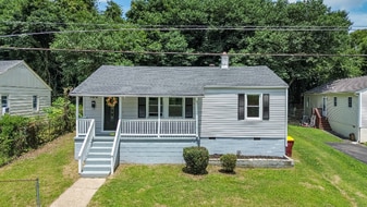 105 Virginia Ave in Petersburg, VA - Building Photo