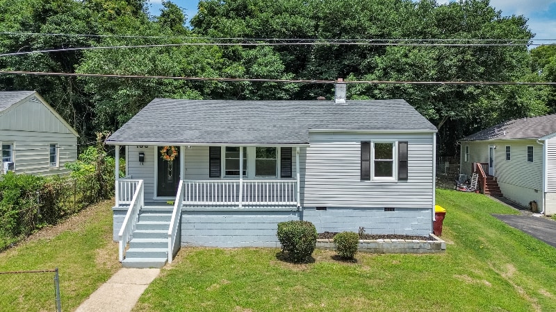 105 Virginia Ave in Petersburg, VA - Building Photo