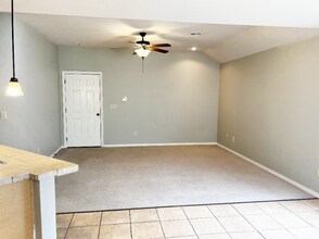 2827 N Cassius Ln in Fayetteville, AR - Building Photo - Building Photo