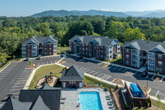 Palisades at Reems Creek in Weaverville, NC - Building Photo - Building Photo