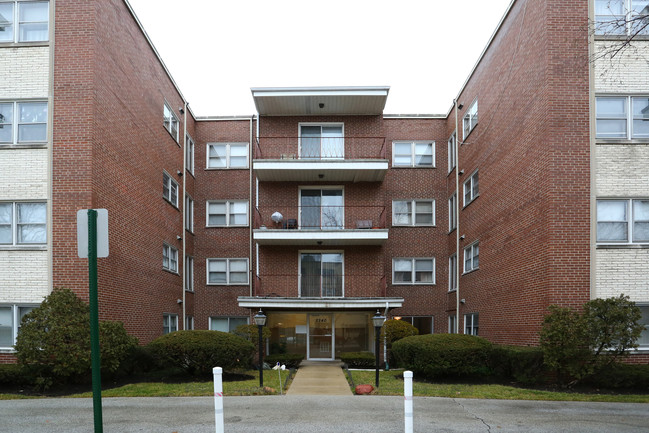 Galitz Court Apartments in Skokie, IL - Building Photo - Building Photo