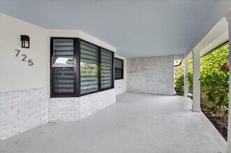 725 Heron Dr in Delray Beach, FL - Building Photo - Building Photo