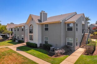 Fieldcrest Apartments in Carrollton, TX - Building Photo