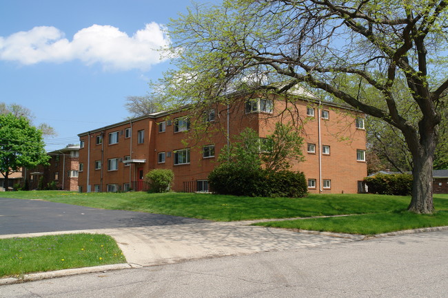 1207 Weber Dr in Lansing, MI - Foto de edificio - Building Photo