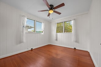 1608 Makamua St in Pearl City, HI - Building Photo - Building Photo