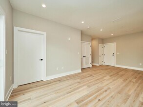 1016 17th Pl NE-Unit -203 in Washington, DC - Building Photo - Building Photo