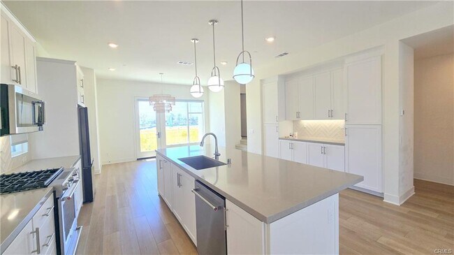 property at 2245 Skylar Pl