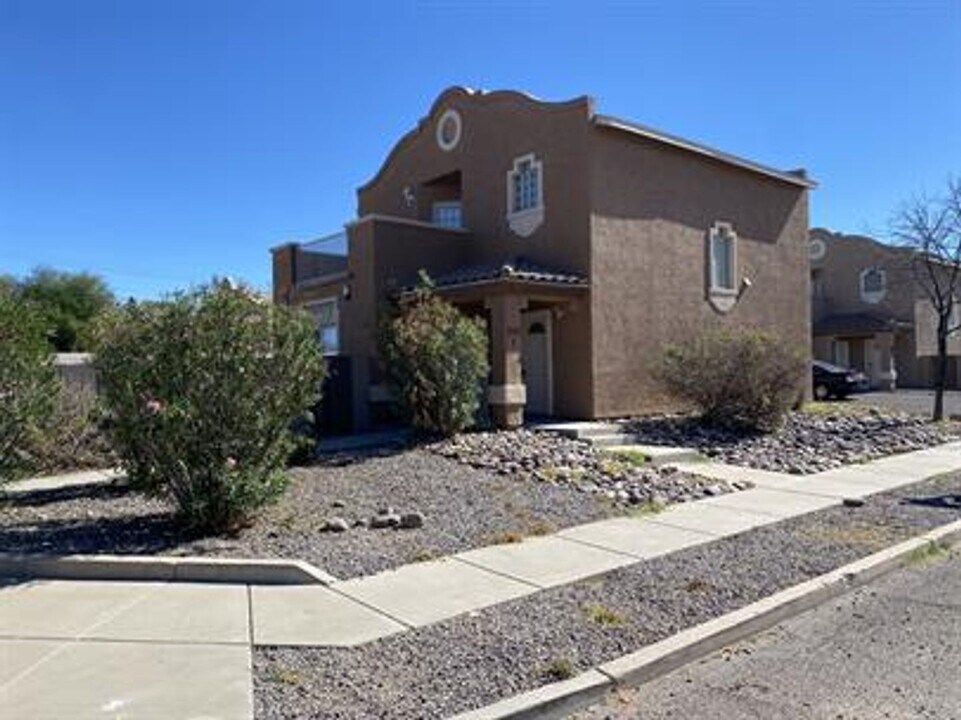 2862 N Tyndall Ave in Tucson, AZ - Building Photo