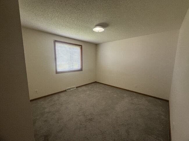 2709 1st Ave in Perry, IA - Building Photo - Building Photo