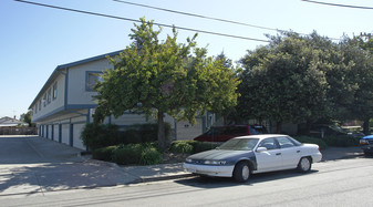 369 Albion Ave in Hayward, CA - Foto de edificio - Building Photo