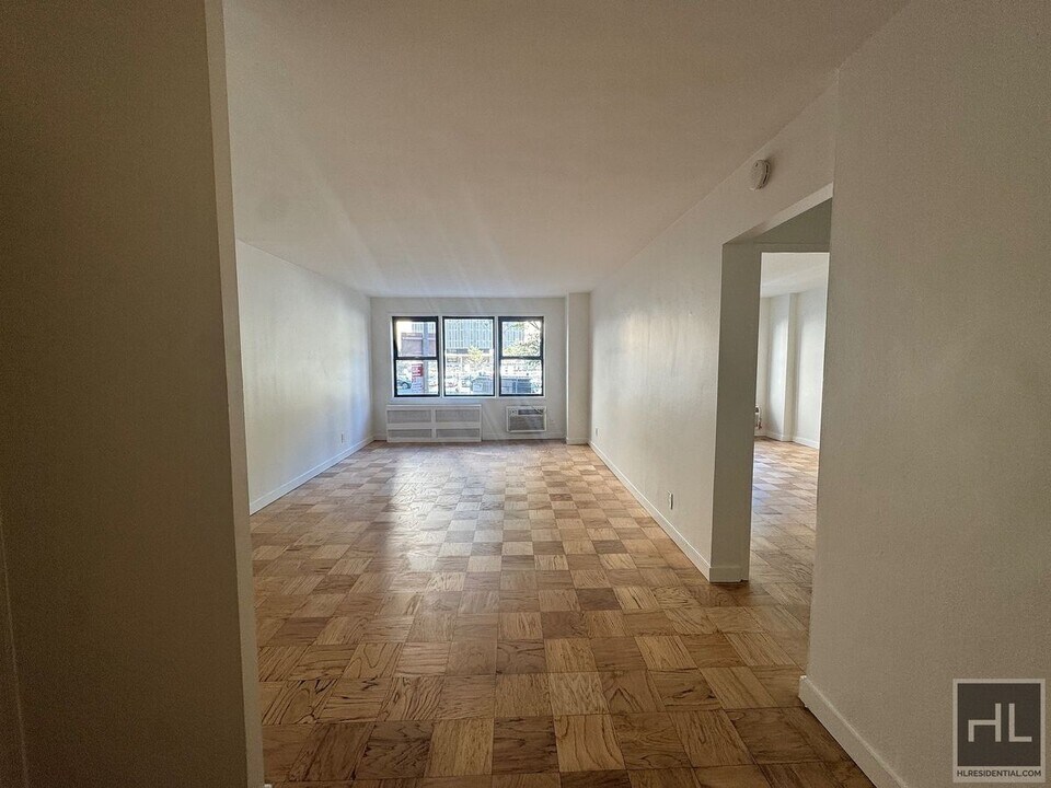 EAST 36 STREET in New York, NY - Building Photo