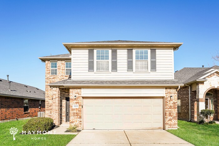 5203 Bay Ln in Bacliff, TX - Building Photo