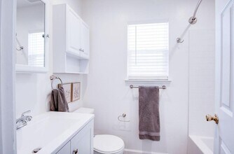 933 Hackberry Ave in Modesto, CA - Building Photo - Building Photo