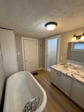 412 Emerick St in Wooster, OH - Building Photo - Building Photo