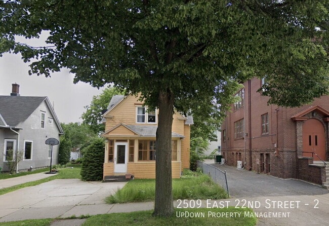 2509 E 22nd St