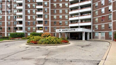 10 Edgecliff Golfway in Toronto, ON - Building Photo - Building Photo