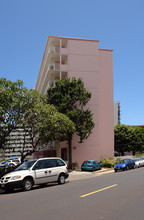 Aoao of Terraza in Honolulu, HI - Building Photo - Building Photo