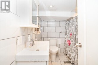 224 Palmerston Ave in Toronto, ON - Building Photo - Building Photo