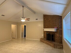 13430 Exton Ln in Houston, TX - Building Photo - Building Photo