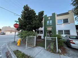 1700 SW 10th St in Miami, FL - Building Photo