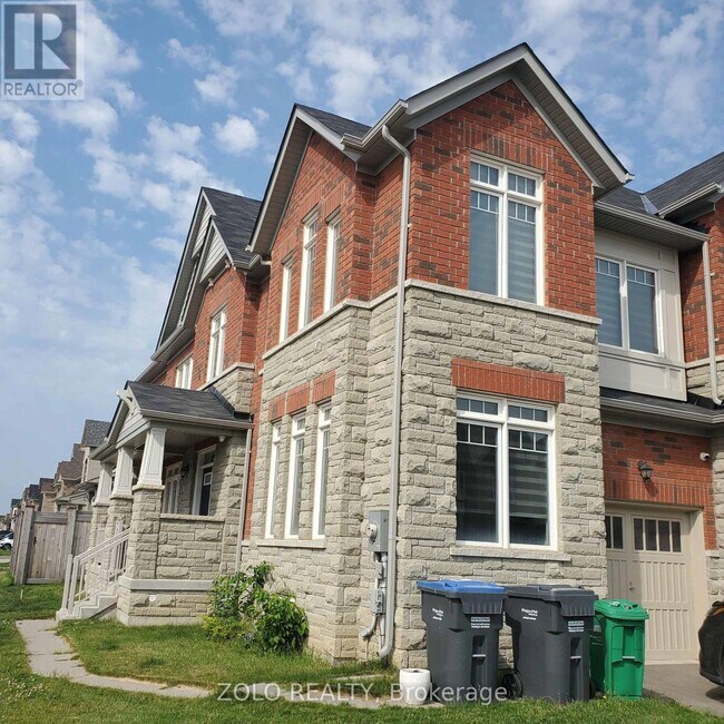 property at 2 PHYLLIS Dr
