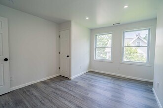 187 Hillside Ave in Shelton, CT - Building Photo - Building Photo