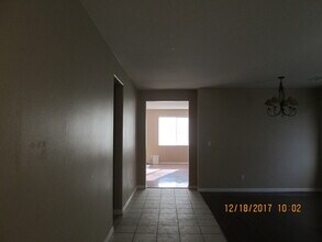 4902 Hartnett Ct in Bakersfield, CA - Building Photo - Building Photo