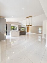 9211 SW 122nd Ave in Miami, FL - Building Photo
