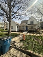 207 E Clark St in Champaign, IL - Building Photo - Building Photo