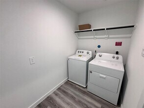 3032 Crown Gate Dr in Houston, TX - Building Photo - Building Photo