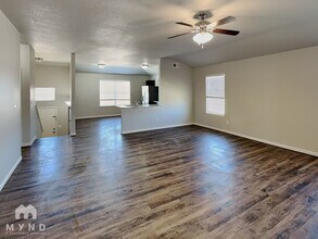 21803 Franklin St in Spring Hill, KS - Foto de edificio - Building Photo