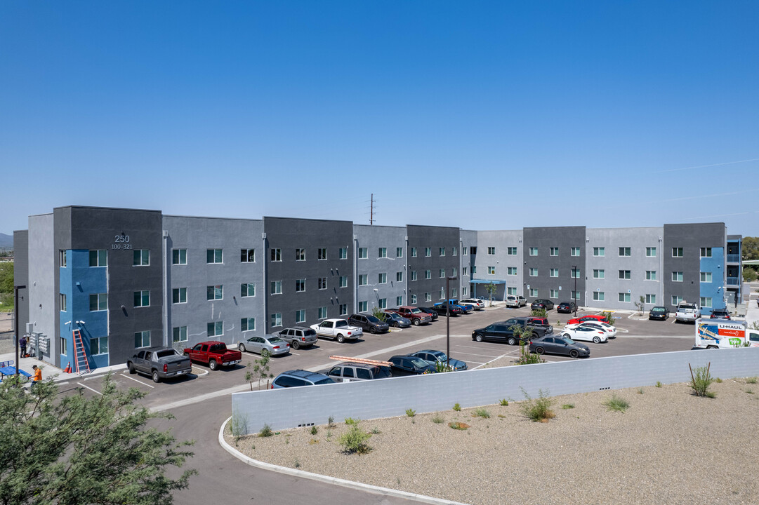 Alborada Apartments in Tucson, AZ - Building Photo