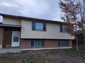 826 N 12th St E in Riverton, WY - Building Photo