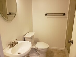 5852 Main St in Elkridge, MD - Building Photo - Building Photo