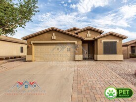 2105 W Allens Peak Dr in San Tan Valley, AZ - Building Photo