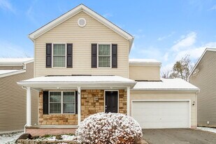 7140 Calusa Drive in Reynoldsburg, OH - Building Photo