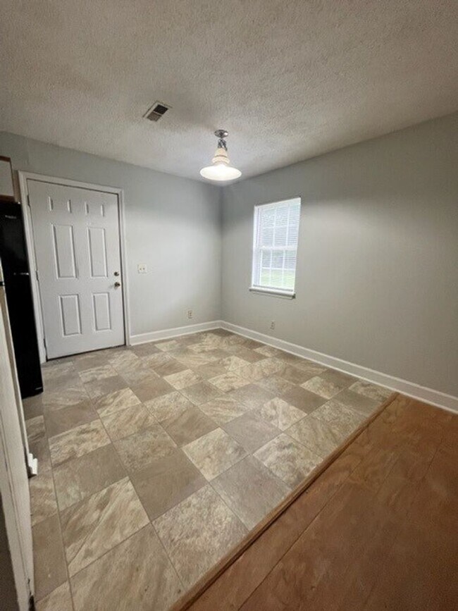 1007 Breezeway Ct in Asheboro, NC - Building Photo - Building Photo