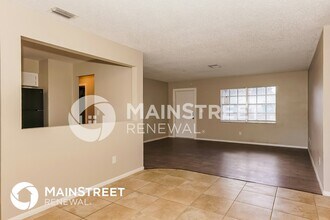 890 Cynthia Dr in Titusville, FL - Foto de edificio - Building Photo