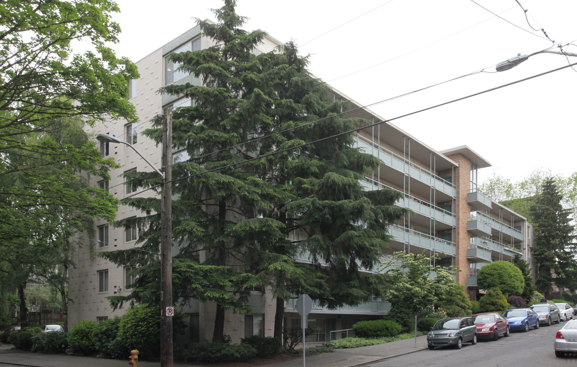 East Mercer Apartments in Seattle, WA - Foto de edificio