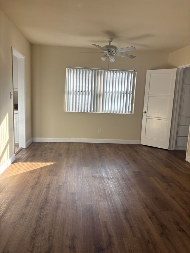 9016 Reading Ave in Los Angeles, CA - Building Photo - Building Photo